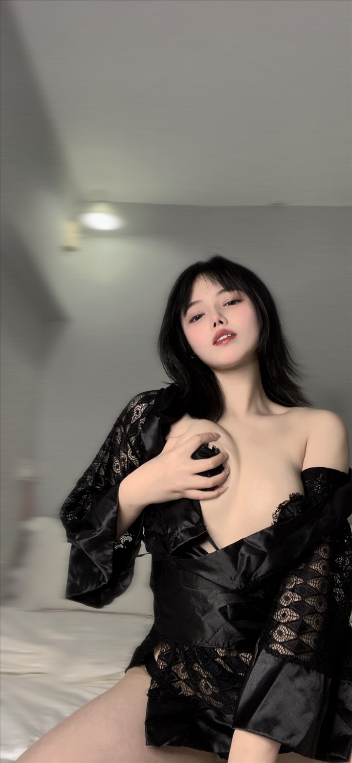 秀人no.8802:黑丝职场女神,性感新人的致命诱惑大揭秘 1 秀人no.8802:黑丝职场女神,性感新人的致命诱惑大揭秘