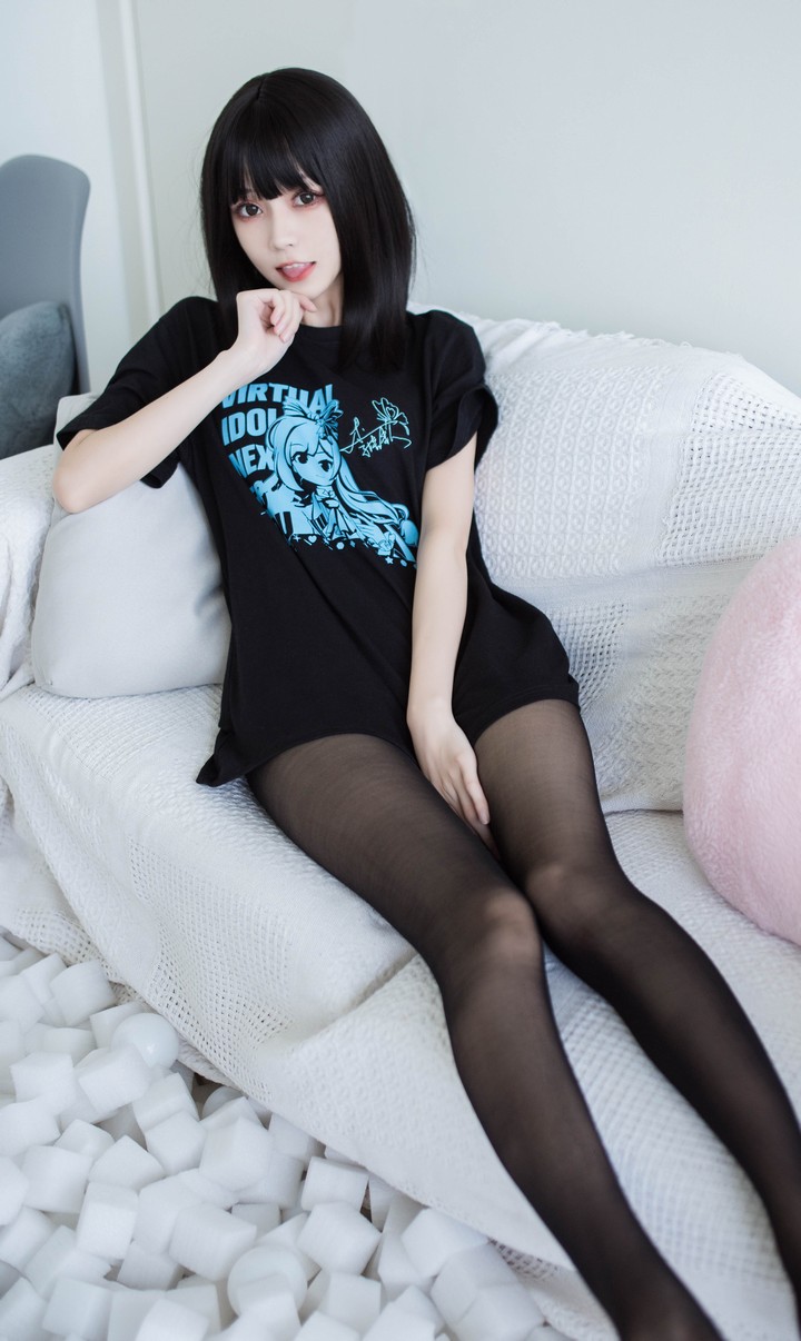 从萌妹面瘫少女到人气coser女神:浅野菌子的二次元逆袭之路 2 从萌妹面瘫少女到人气coser女神:浅野菌子的二次元逆袭之路