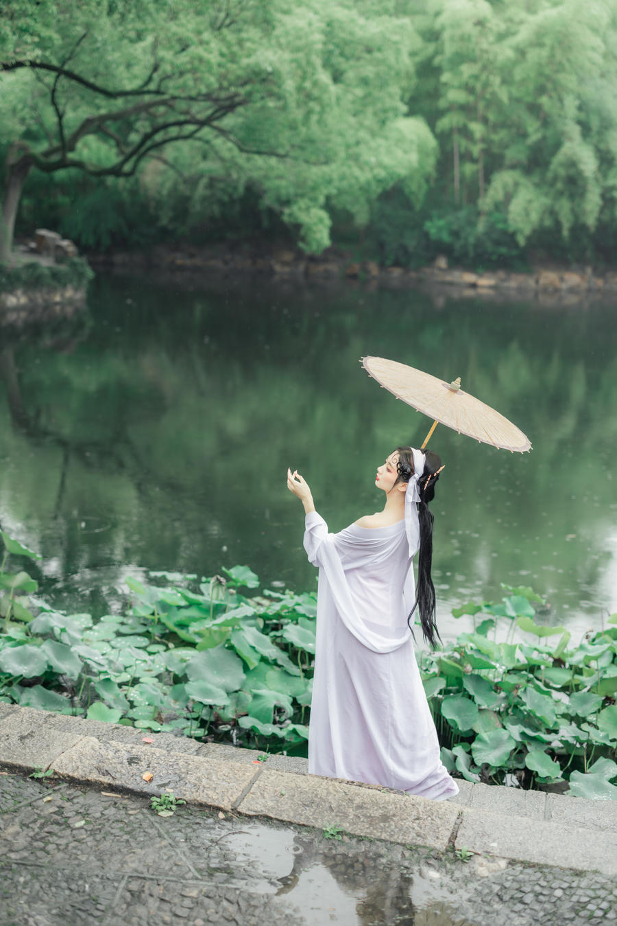 小木曾aya:性感可爱只在一瞬,二次元女神如何变现爆红? 2 小木曾aya:性感可爱只在一瞬,二次元女神如何变现爆红?