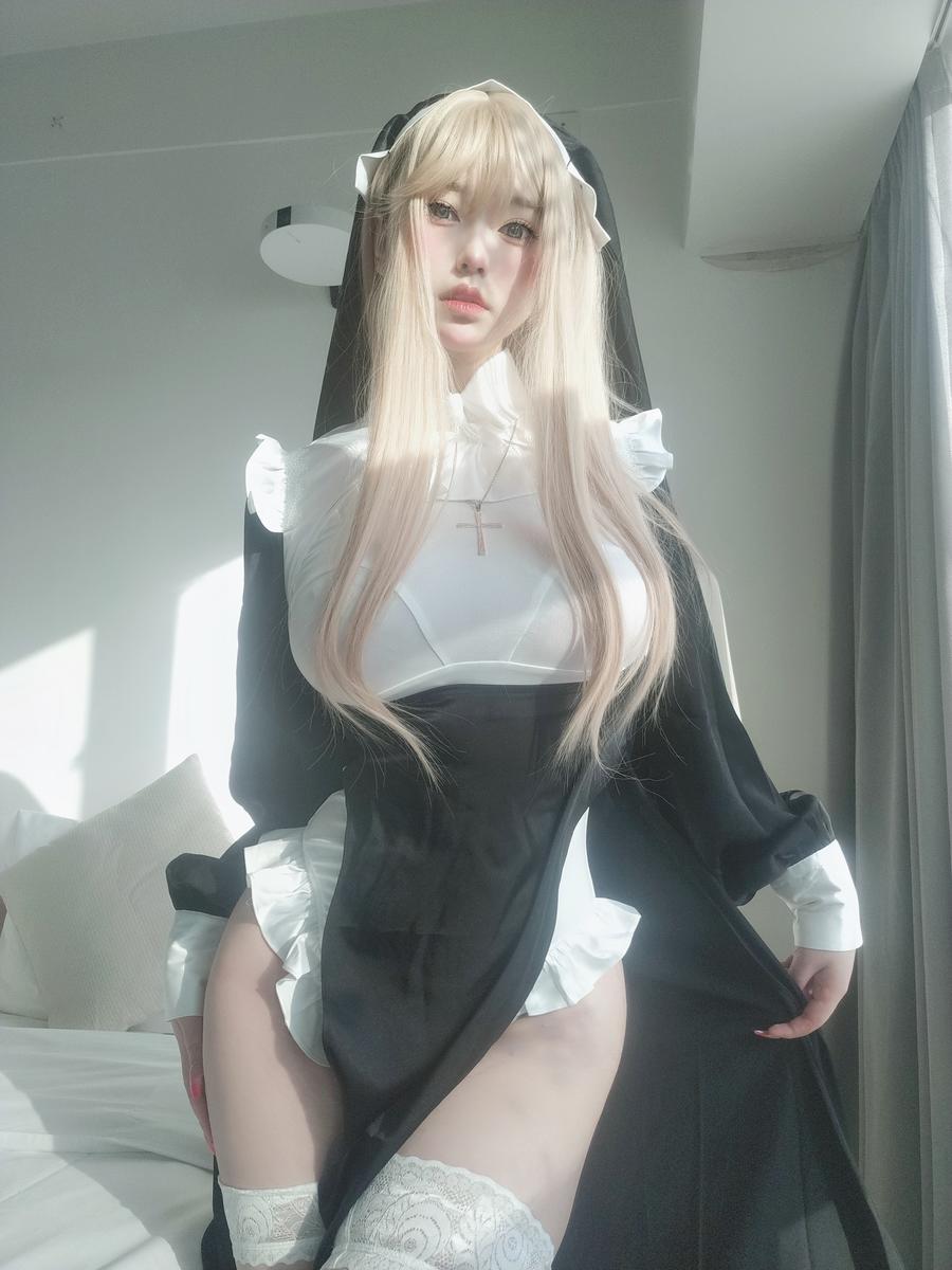 揭秘微密圈的Cosplay女王:爆机少女喵小吉的诱人世界 4 揭秘微密圈的Cosplay女王:爆机少女喵小吉的诱人世界