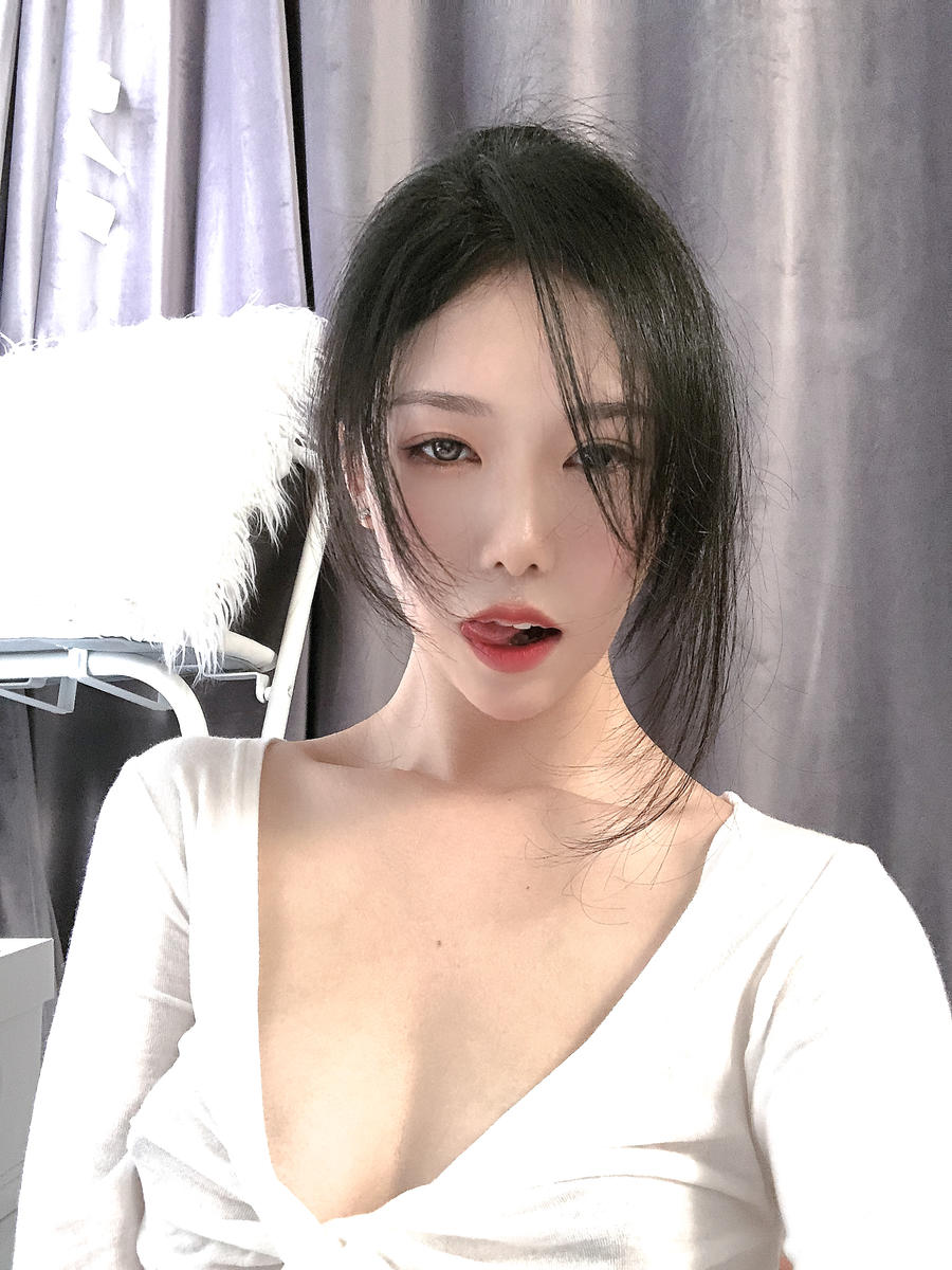 杨晨晨 与粉丝 还不想被定义的欲望边界:走近国民级性感女神的真实人生 3 杨晨晨 与粉丝 还不想被定义的欲望边界:走近国民级性感女神的真实人生