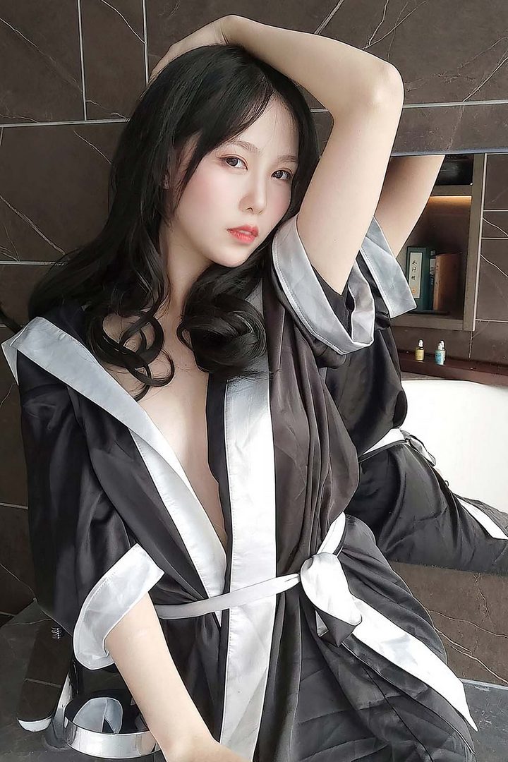 微密圈熊暴尼揭秘:火辣身材与私密福利大放送 4 微密圈熊暴尼揭秘:火辣身材与私密福利大放送