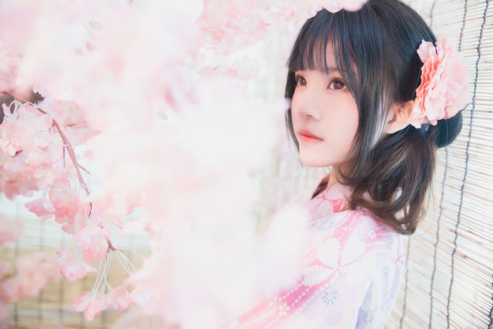 揭秘微密圈 就是阿朱啊:性感cosplay女王的私密世界,粉丝福利大放送! 4 揭秘微密圈 就是阿朱啊:性感cosplay女王的私密世界,粉丝福利大放送!