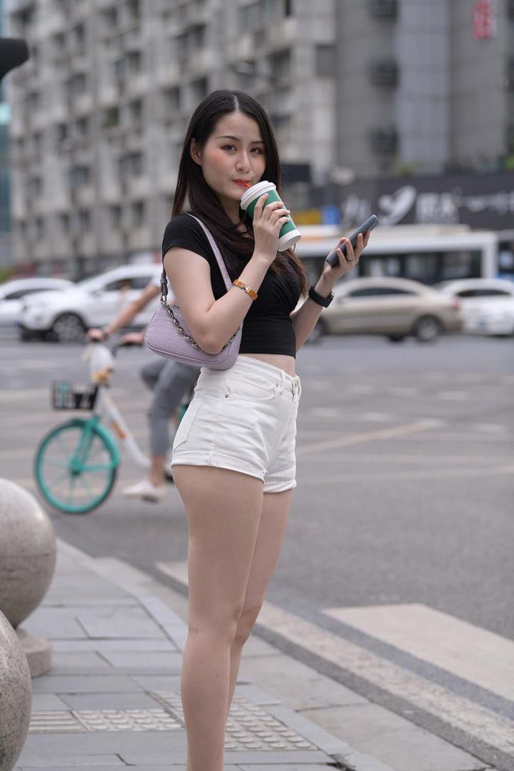 李雅柔三连照片:182CM长腿女神三亚旅拍写真狂飙感官 3 李雅柔三连照片:182CM长腿女神三亚旅拍写真狂飙感官
