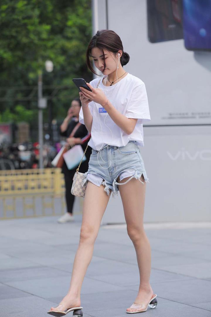 微密圈小辣椒:辣妹变现秘籍,月入过万的火辣玩法 5 微密圈小辣椒:辣妹变现秘籍,月入过万的火辣玩法