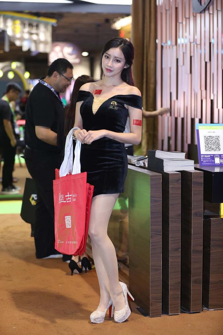你绝没见过的热辣揭秘!凉凉子牛头人图集:极致幻想与真实灵魂的碰撞 5 你绝没见过的热辣揭秘!凉凉子牛头人图集:极致幻想与真实灵魂的碰撞