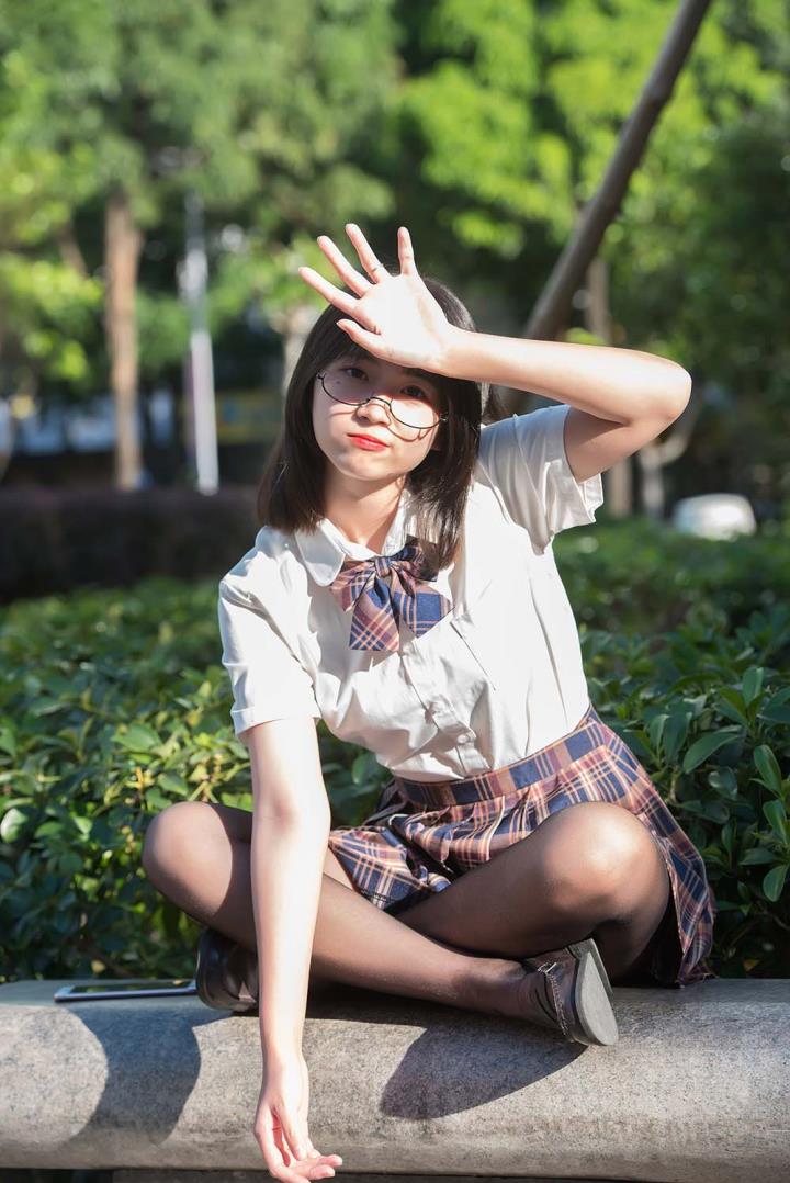 揭秘微密圈 hh0neyy:黑丝双马尾女神如何撩翻你的心跳 9 揭秘微密圈 hh0neyy:黑丝双马尾女神如何撩翻你的心跳