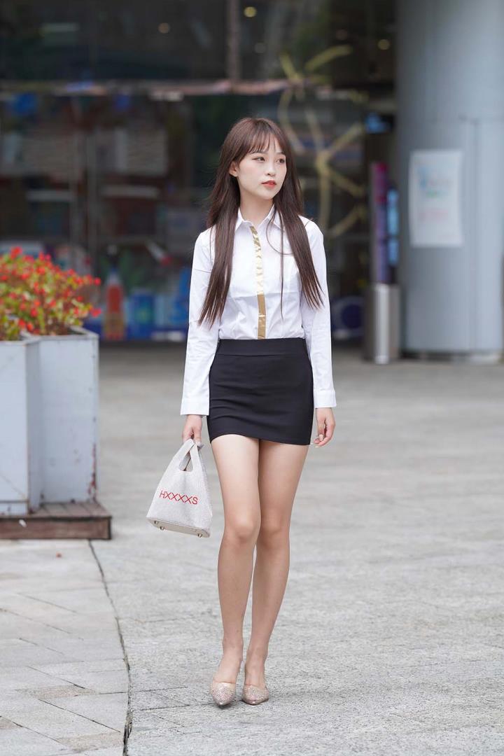 laura阿姣微博:性感与艺术的双重生活,真实人性的舞台 4 laura阿姣微博:性感与艺术的双重生活,真实人性的舞台
