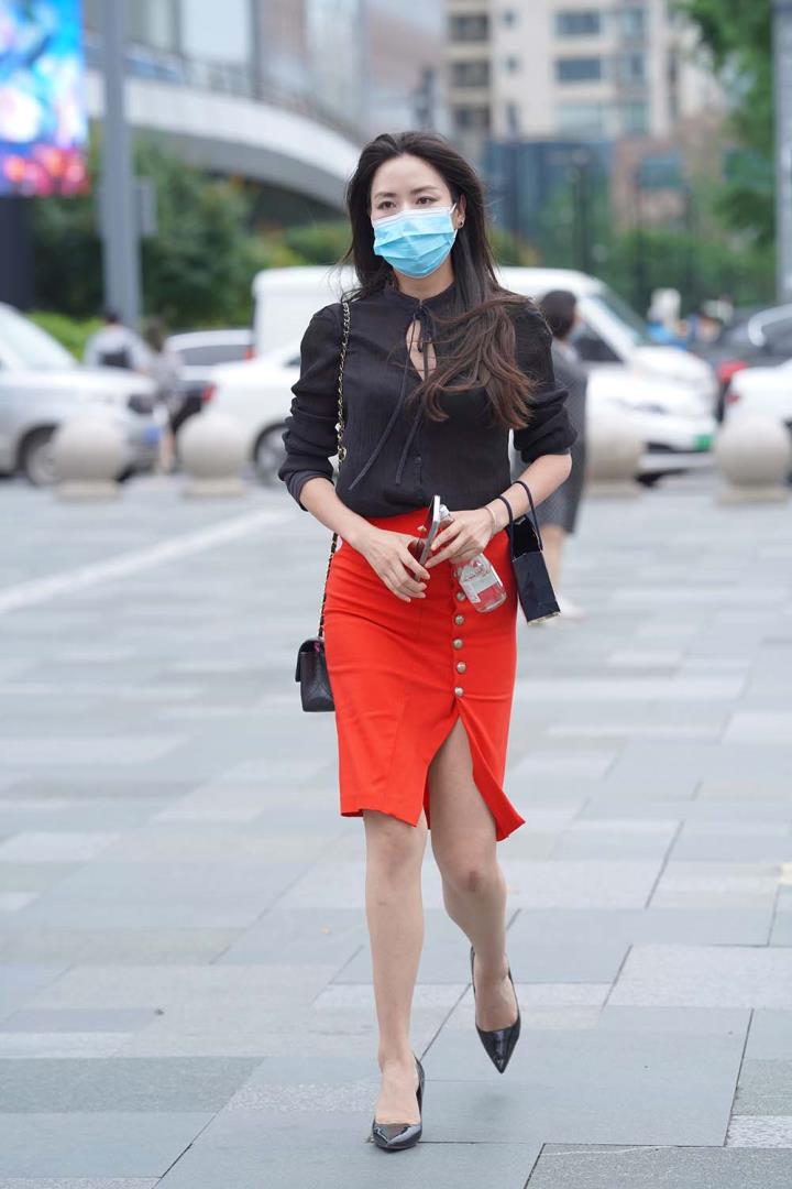 微密圈猪饲料:黑丝诱惑下的秘密世界,粉丝狂热追捧的网红女王 4 微密圈猪饲料:黑丝诱惑下的秘密世界,粉丝狂热追捧的网红女王