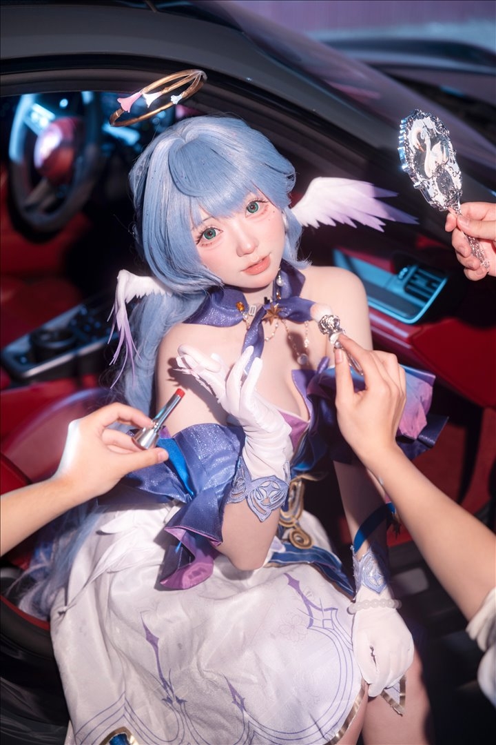 瓜希酱:从粤系少女到百万关注Coser,一脚踹开次元壁的野性魅力揭秘 2 瓜希酱:从粤系少女到百万关注Coser,一脚踹开次元壁的野性魅力揭秘