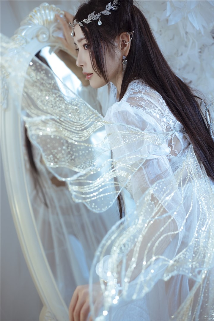 樱晚gigi:魔都二次元女神的性感写真与COS魅力全揭秘 5 樱晚gigi:魔都二次元女神的性感写真与COS魅力全揭秘