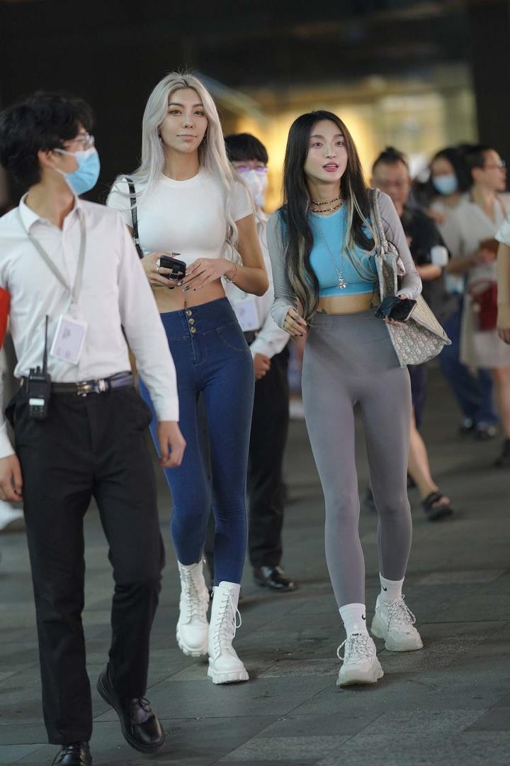 微密圈梦里一只喵:揭秘这位美腿博主如何成为宅男心中的女神 9 微密圈梦里一只喵:揭秘这位美腿博主如何成为宅男心中的女神