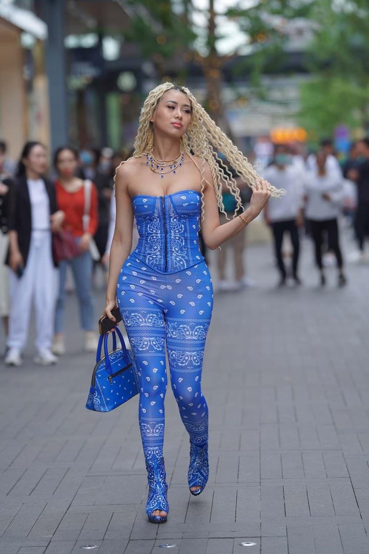娜娜子yy私购:性感背后的真实故事与圈内潜规则大公开 5 娜娜子yy私购:性感背后的真实故事与圈内潜规则大公开