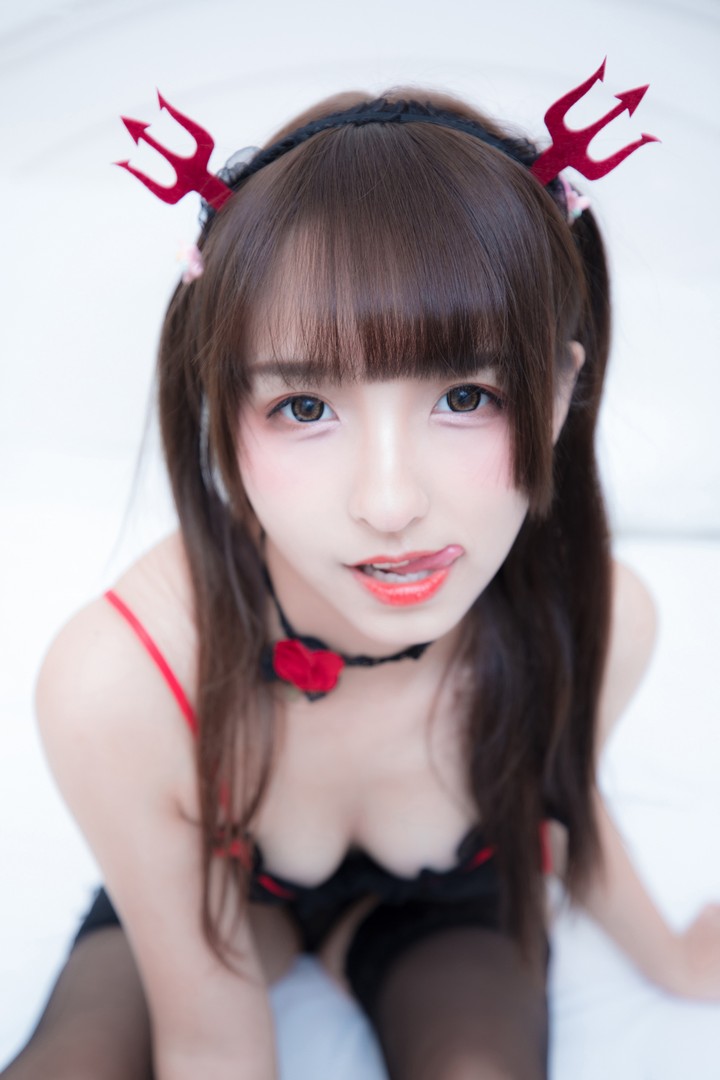 秀人李雅柔 漏出:182cm长腿女神的极致诱惑,写真风暴席卷全网 4 秀人李雅柔 漏出:182cm长腿女神的极致诱惑,写真风暴席卷全网