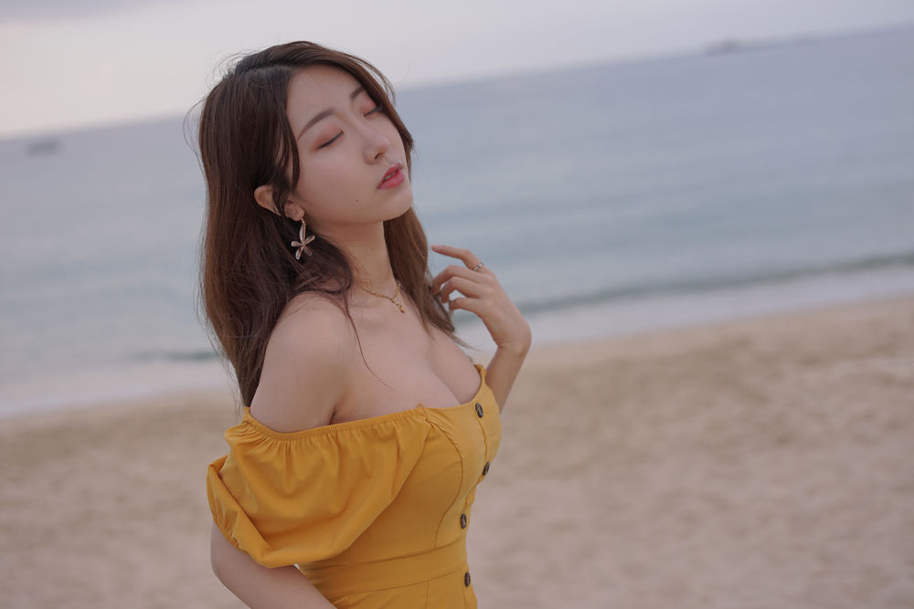 初梦瑶 图片:性感与清新并存的宅男女神写真人生 5 初梦瑶 图片:性感与清新并存的宅男女神写真人生