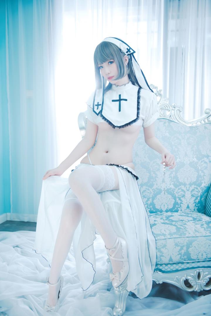 妖少you1:二次元世界的绝美化身,用才华征服31万粉丝的cosplay女神 1 妖少you1:二次元世界的绝美化身,用才华征服31万粉丝的cosplay女神