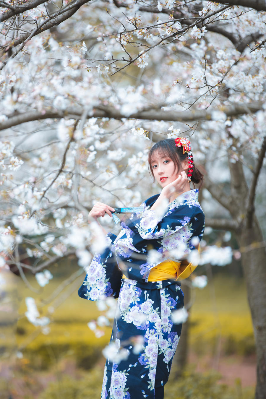 天气妞x初音未来旗袍:二次元旗袍诱惑,颜值与气场的极限碰撞 1 天气妞x初音未来旗袍:二次元旗袍诱惑,颜值与气场的极限碰撞