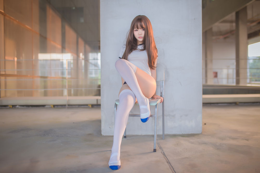 AT鲨麻衣学姐:次元美艳与真实少女的极致碰撞,带你走进最撩人的cos现场 1 AT鲨麻衣学姐:次元美艳与真实少女的极致碰撞,带你走进最撩人的cos现场