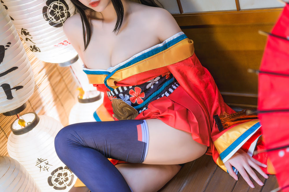 当二次元遇上现实:Momoko葵葵的魅力征服之路 1 当二次元遇上现实:Momoko葵葵的魅力征服之路